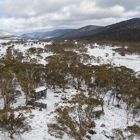 Big Yard Escapes - Two Off-Grid Tiny Houses On The Mowamba River 金德拜恩 外观 照片