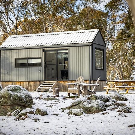 Big Yard Escapes - Two Off-Grid Tiny Houses On The Mowamba River 金德拜恩 外观 照片