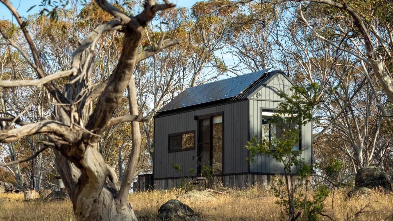 Big Yard Escapes - Two Off-Grid Tiny Houses On The Mowamba River 金德拜恩 外观 照片