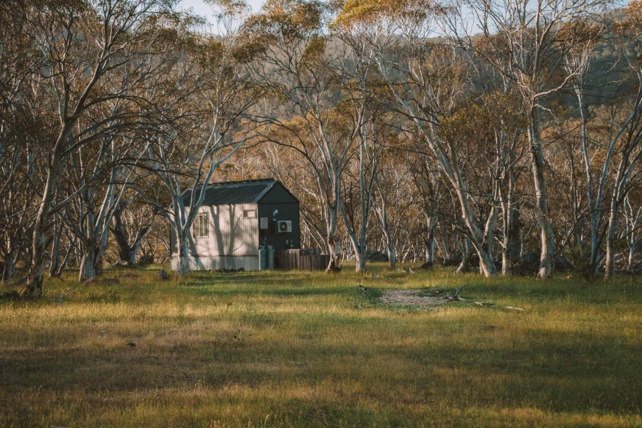 Big Yard Escapes - Two Off-Grid Tiny Houses On The Mowamba River 金德拜恩 外观 照片